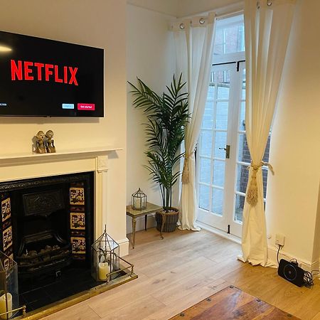 Newly Refurbished City Centre House With Parking Exeter Eksteriør bilde