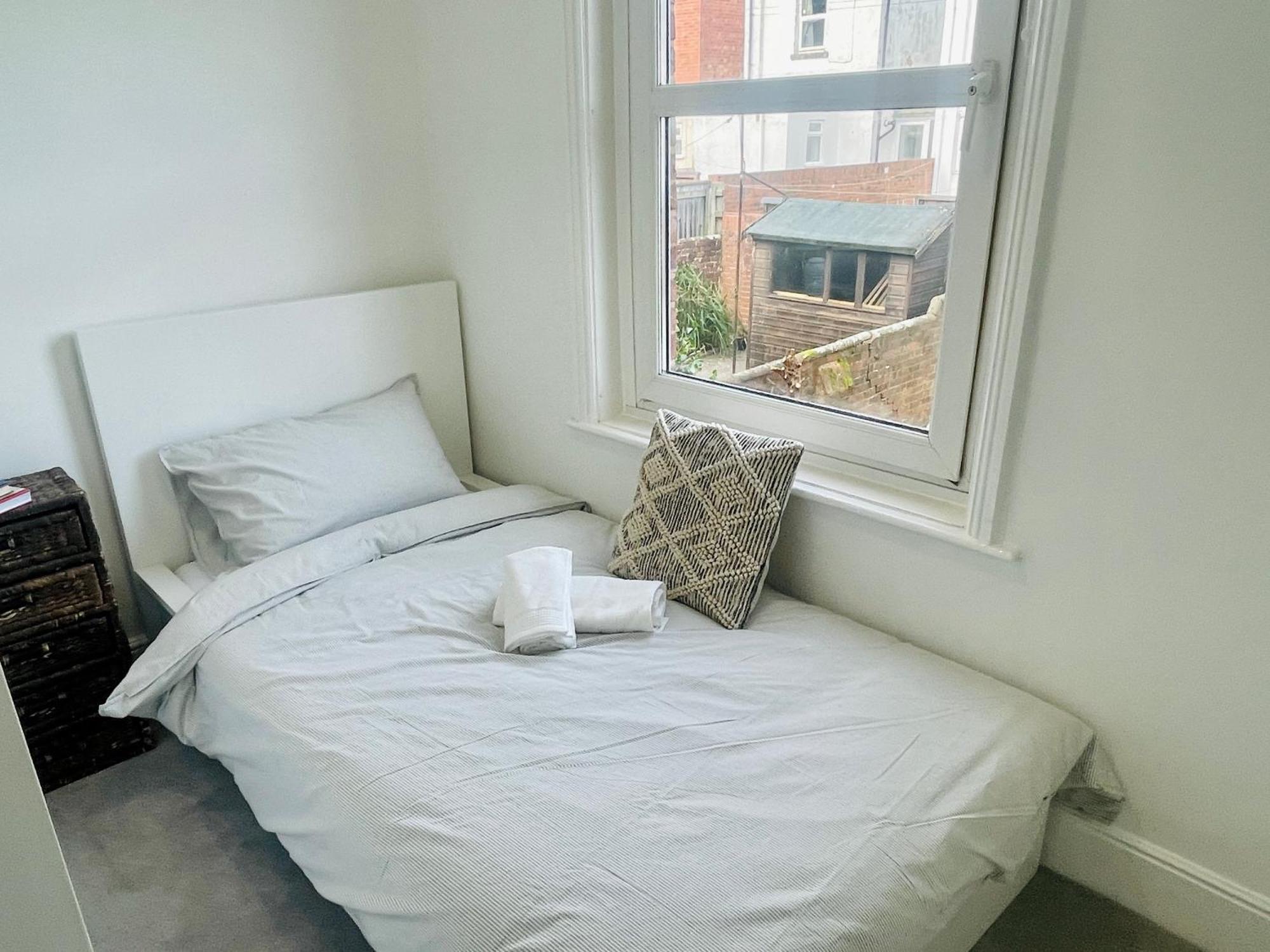 Newly Refurbished City Centre House With Parking Exeter Eksteriør bilde
