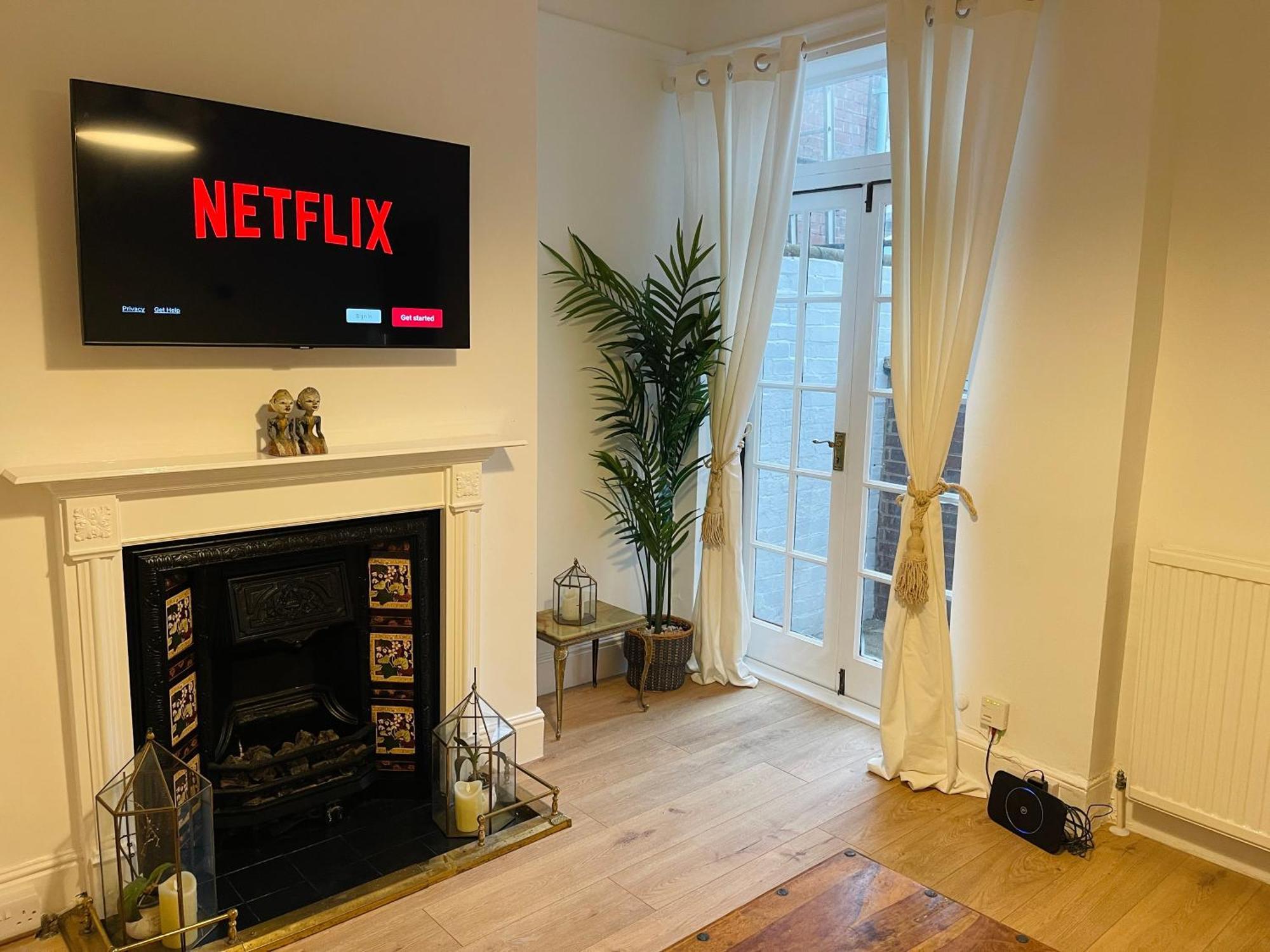 Newly Refurbished City Centre House With Parking Exeter Eksteriør bilde